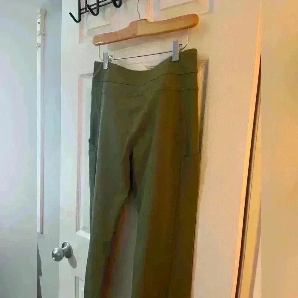 Lole women’s army green  joggers with pockets size small fit larger - Picture 7 of 9
